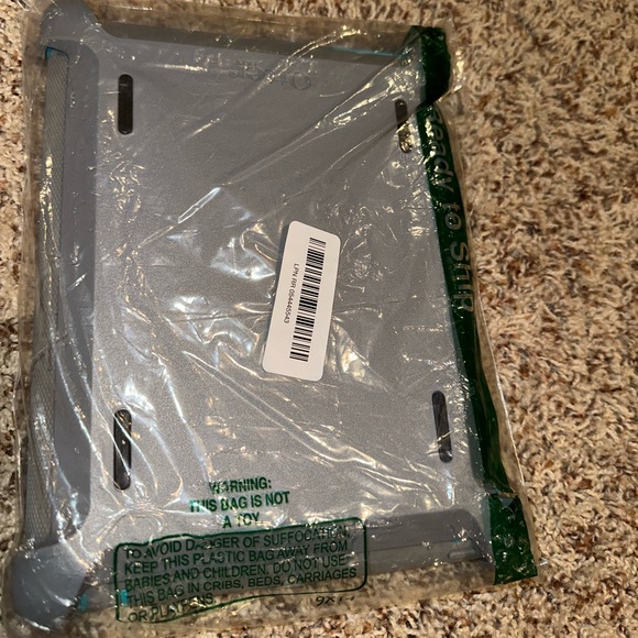 Otter Box iPad Air Case - Picture 2 of 2